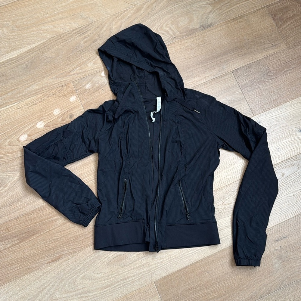Lululemon Women's Lightweight Full-Zip Hooded Sports Jacket Color Black Size 8